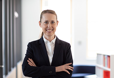 Dr. Kathrin S. Wolf, LL.M.